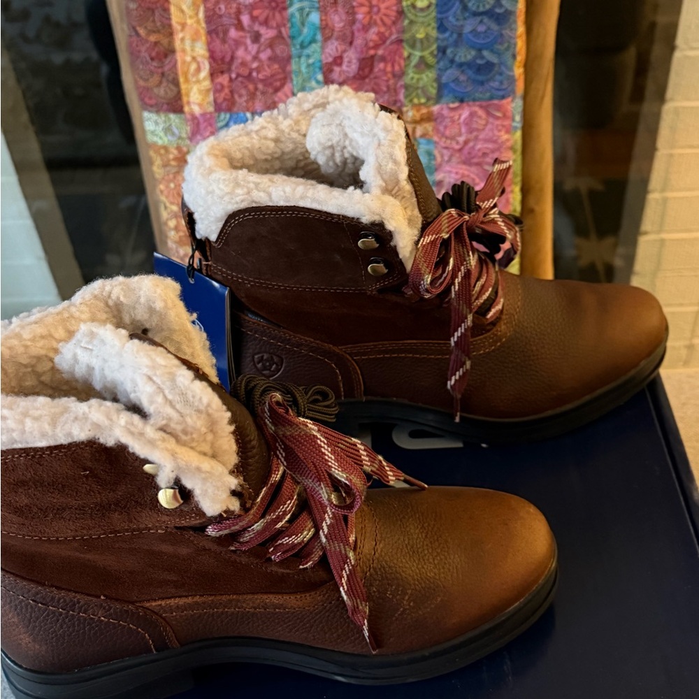Ariat Women's Tan Winter Boots with Fur Lining - Picture 4 of 9